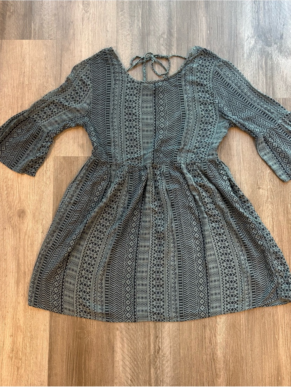 Forever 21 Boho Bell Sleeve Fit & Flare Dress S